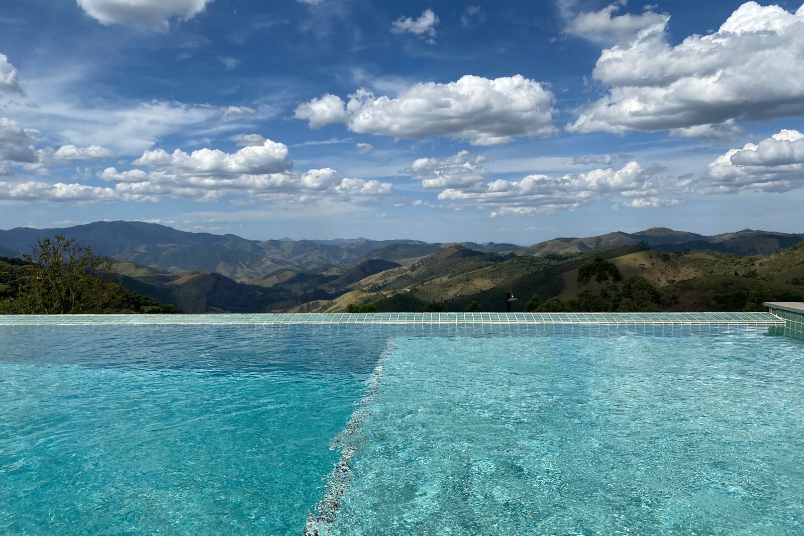 Custom Pool & Spa Combo – [City]